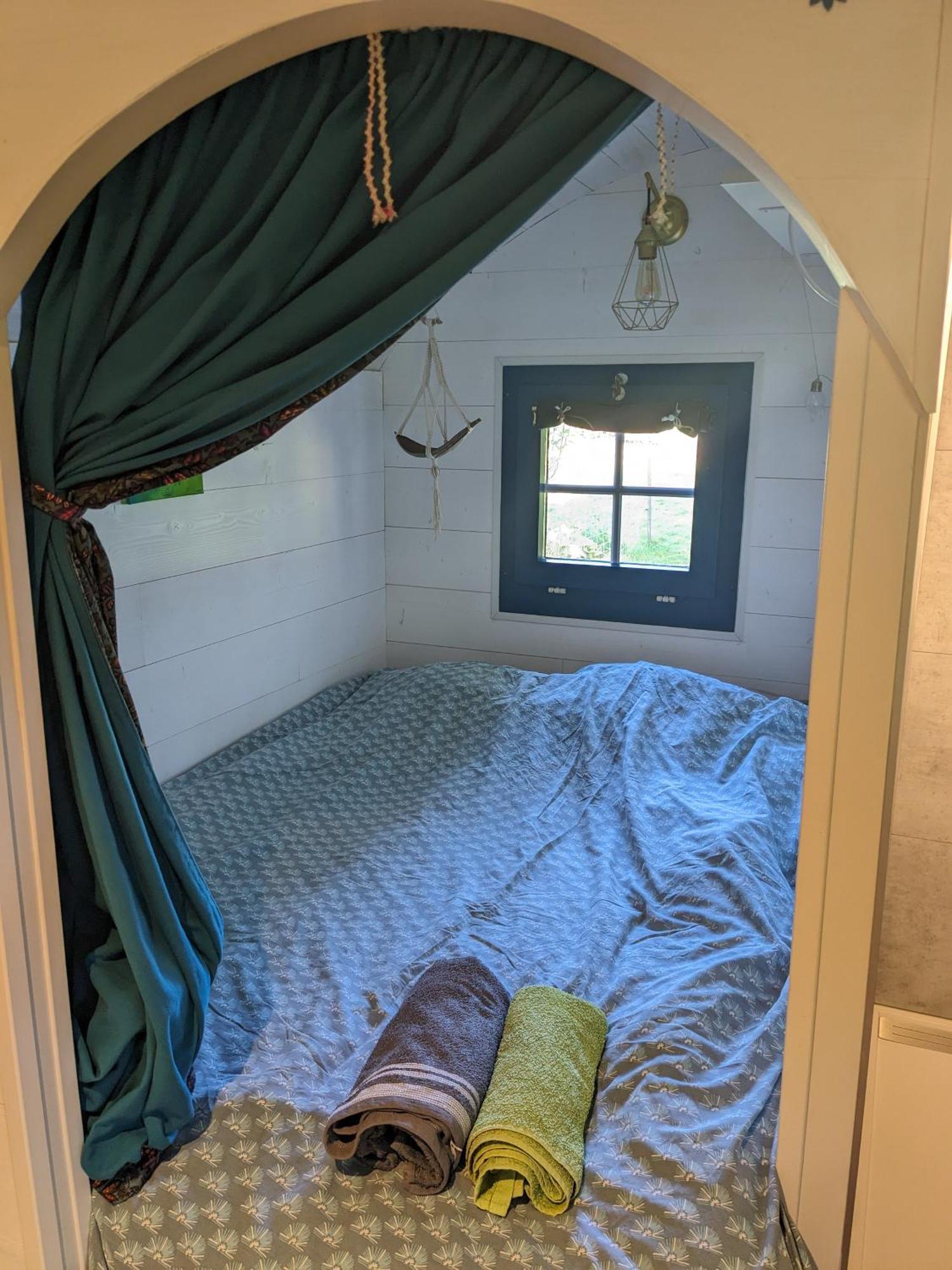 La Roulotte Tiny House Du Mond'Ideal Leval  外观 照片