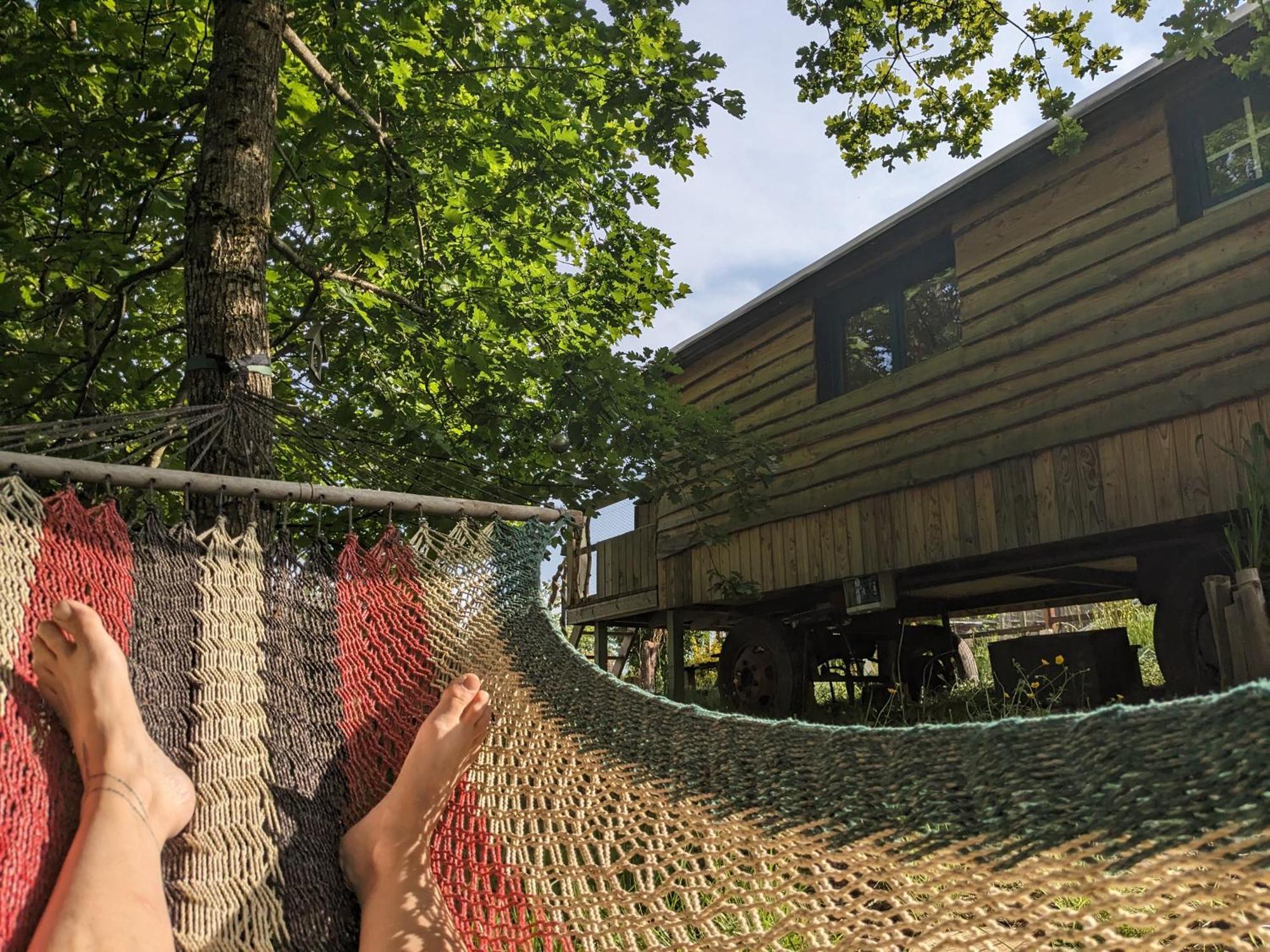 La Roulotte Tiny House Du Mond'Ideal Leval  外观 照片