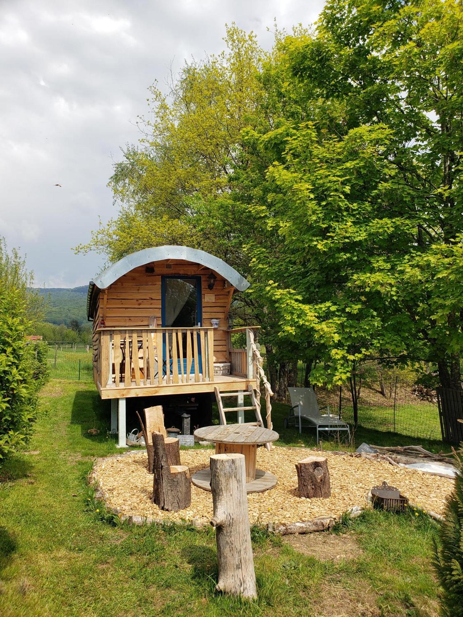 La Roulotte Tiny House Du Mond'Ideal Leval  外观 照片