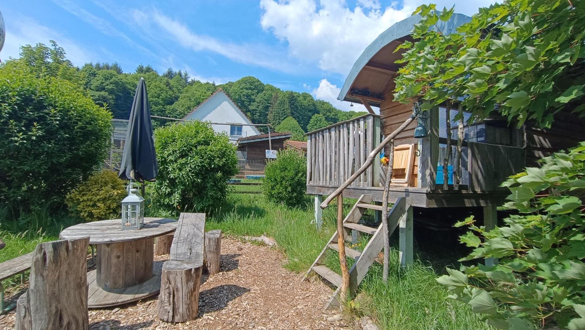 La Roulotte Tiny House Du Mond'Ideal Leval  外观 照片